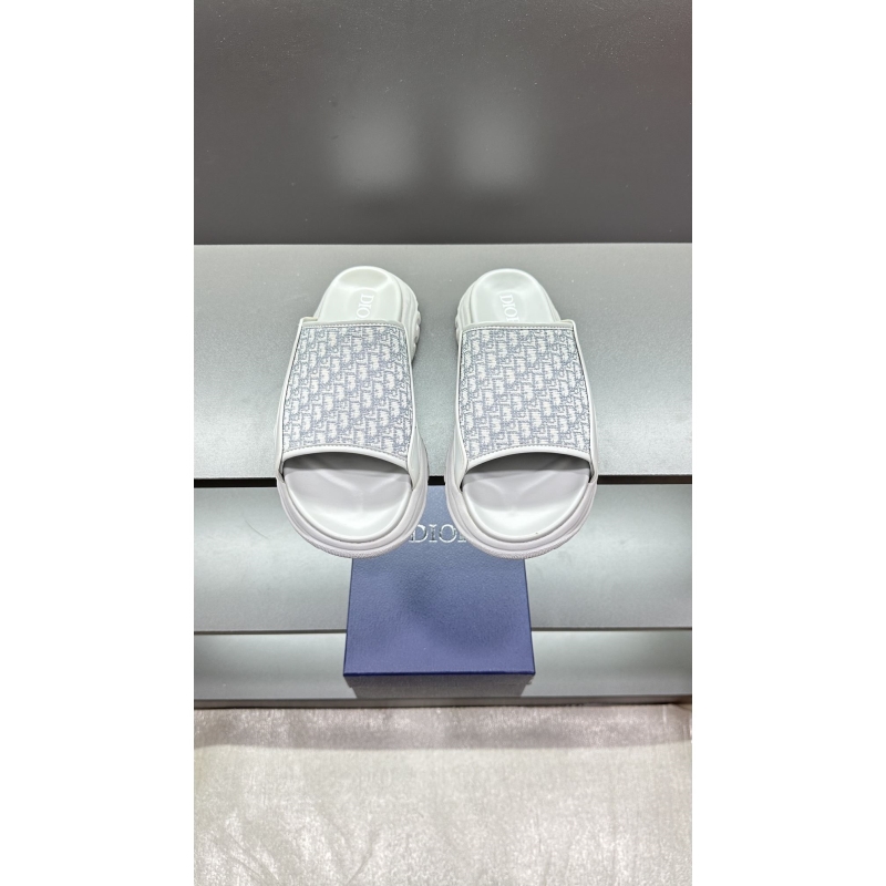 ch**an D*or slippers
